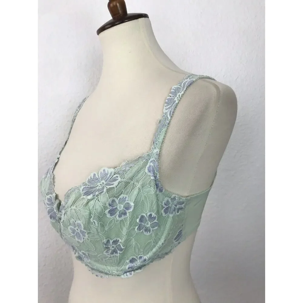 Victoria's Secret Lingerie Floral Lace Underwire Padded Bra